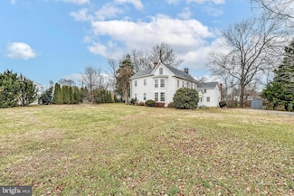 6000 Walhaven Dr, Alexandria, VA 22310