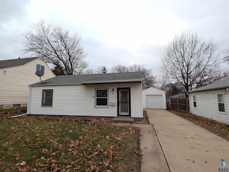 813 S Garfield Ave, Sioux Falls, SD 57104