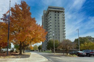 350 S John Q Hammons Pkwy Unit 5-A, Springfield, MO 65806
