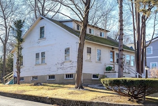 21 Surry Rd, Hingham, MA 02043