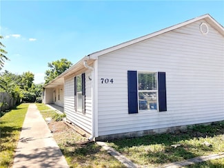 704 SE 4th St Unit A, Bentonville, AR 72712