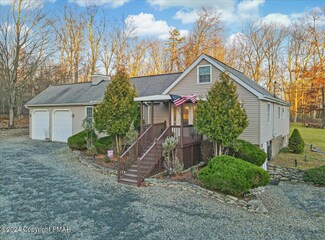 232 East Ct, Cresco, PA 18326