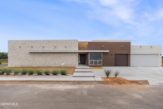 5659 Rio Bonito Cir, El Paso, TX 79932