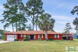 206 E Point Dr, Savannah, GA 31410