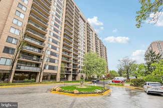 3713 S George Mason Dr Unit 1306W, Baileys Crossroads, VA 22041