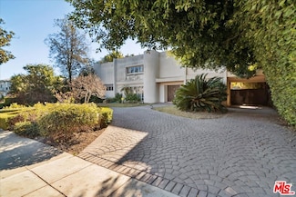 705 N Camden Dr, Beverly Hills, CA 90210