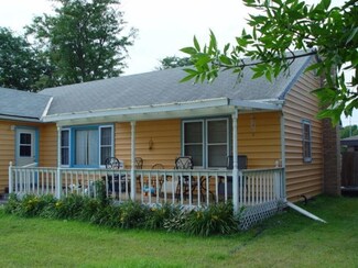 143 S Park St NE, Wagner, SD 57380