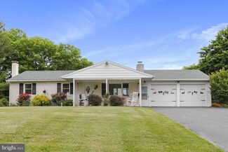 10903 Clinton Ave, Hagerstown, MD 21740