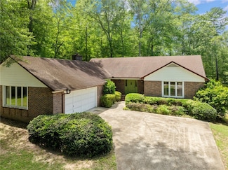 1555 Fort Hill Dr, Seneca, SC 29678