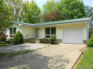1020 Court St, Elizabeth, WV 26143