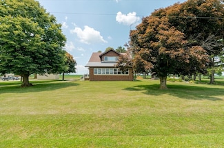 879 2300th Ave, Chestnut, IL 62518