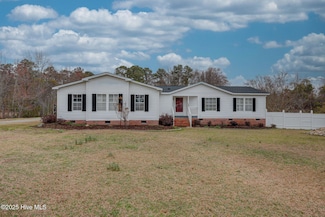 711 Soles Rd, Whiteville, NC 28472
