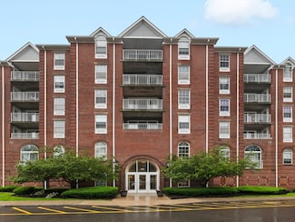 100 Boatswains Way Unit 201, Chelsea, MA 02150