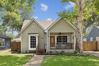 1226 Mountain Lake Rd, Dallas, TX 75224