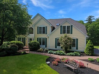 11 Hall Ave, Salem, NH 03079