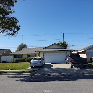 8881 Albatross Dr, Huntington Beach, CA 92646