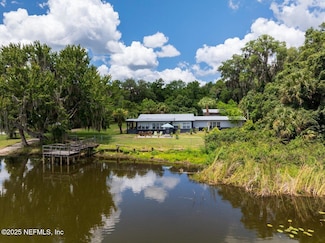 420 S Francis St, Interlachen, FL 32148