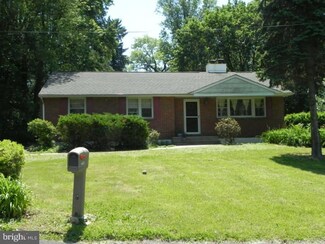 4553 Overland Rd, Bensalem, PA 19020