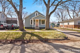 877 E Forest Ave, Muskegon, MI 49442