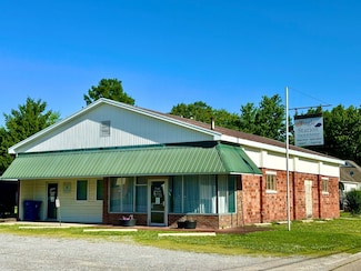 551 E 2nd St, Flora, IL 62839