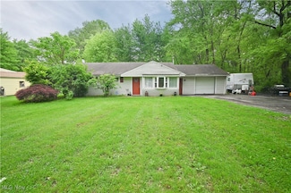 1865 Park Dr, Niles, OH 44446