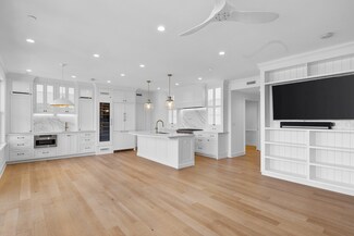 37 Farragut Rd Unit 6, Boston, MA 02127