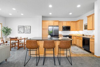 2453 121st Cir NE Unit L, Minneapolis, MN 55449