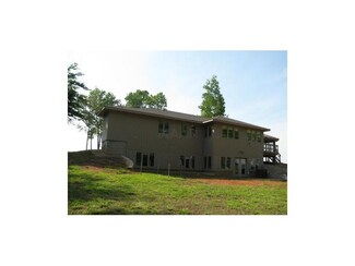 207 Creek Ridge Rd, Clifton, TN 38425