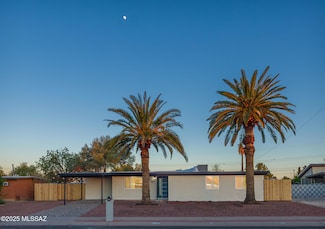 7256 E Eastview Dr, Tucson, AZ 85710