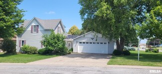 210 6th St, Durant, IA 52747