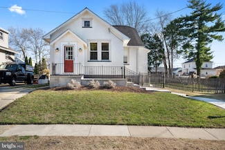 48 W Buckingham Ave, Mount Ephraim, NJ 08059