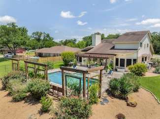 640 S College St, La Grange, TX 78945