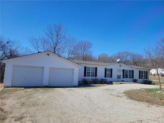 1 Deepwoods Ct, Linn Valley, KS 66040