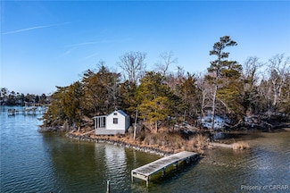 173 Tilden Ln, Weems, VA 22576