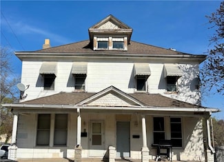 1322 N 2nd St, Saint Joseph, MO 64501