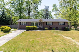 4 Strand Ct, Taylors, SC 29687