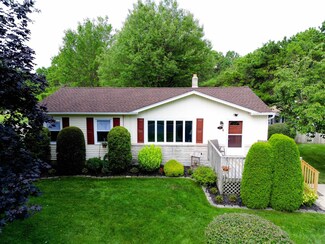 33 Hilltop Ln, Egg Harbor Township, NJ 08234