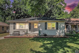 2021 SW Hope St, Topeka, KS 66604