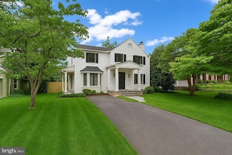 5602 Gloster Rd, Bethesda, MD 20816