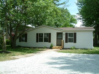 68528 Jefferson St, New Paris, IN 46553