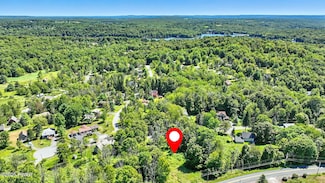 45 Forest Ln, Lake Ariel, PA 18436