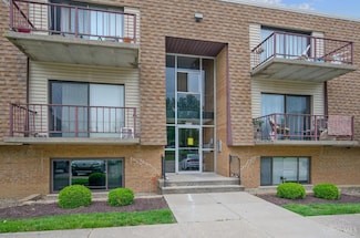 6604 Hearne Rd, Cincinnati, OH 45248