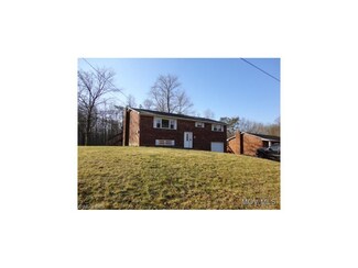 28 Kittle St, Williamstown, WV 26187