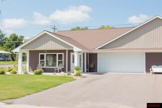 541 S Murphy St, Lake Crystal, MN 56055