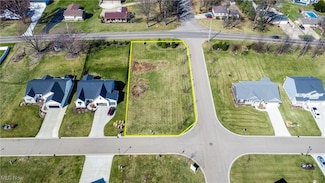 5677 Shadow Ridge Cir NW, Canton, OH 44720