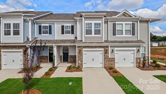 63 Creekview Rd, Hendersonville, NC 28792