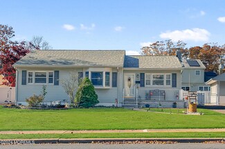 157 Cleveland Ave, Colonia, NJ 07067