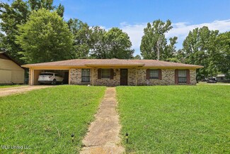 365 Lynwood Ln, Jackson, MS 39206
