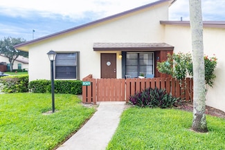 8069 SE Villa Cir, Hobe Sound, FL 33455