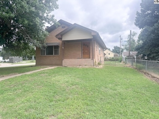 524 N Thompson St, Pratt, KS 67124